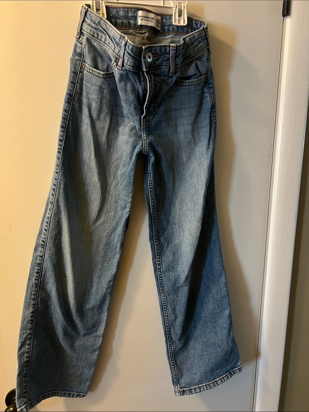 abercrombie kids light blue relaxed-fit jeans
